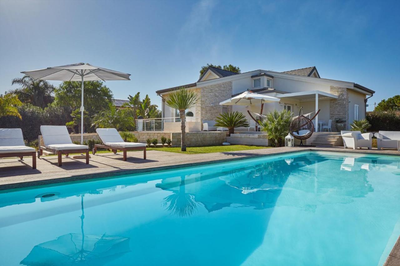 Villa Giame - Heated Pool, Beach At 350M Pozzallo Exteriör bild